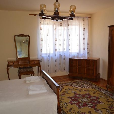 Casa Miki Hotell Haţeg Exteriör bild