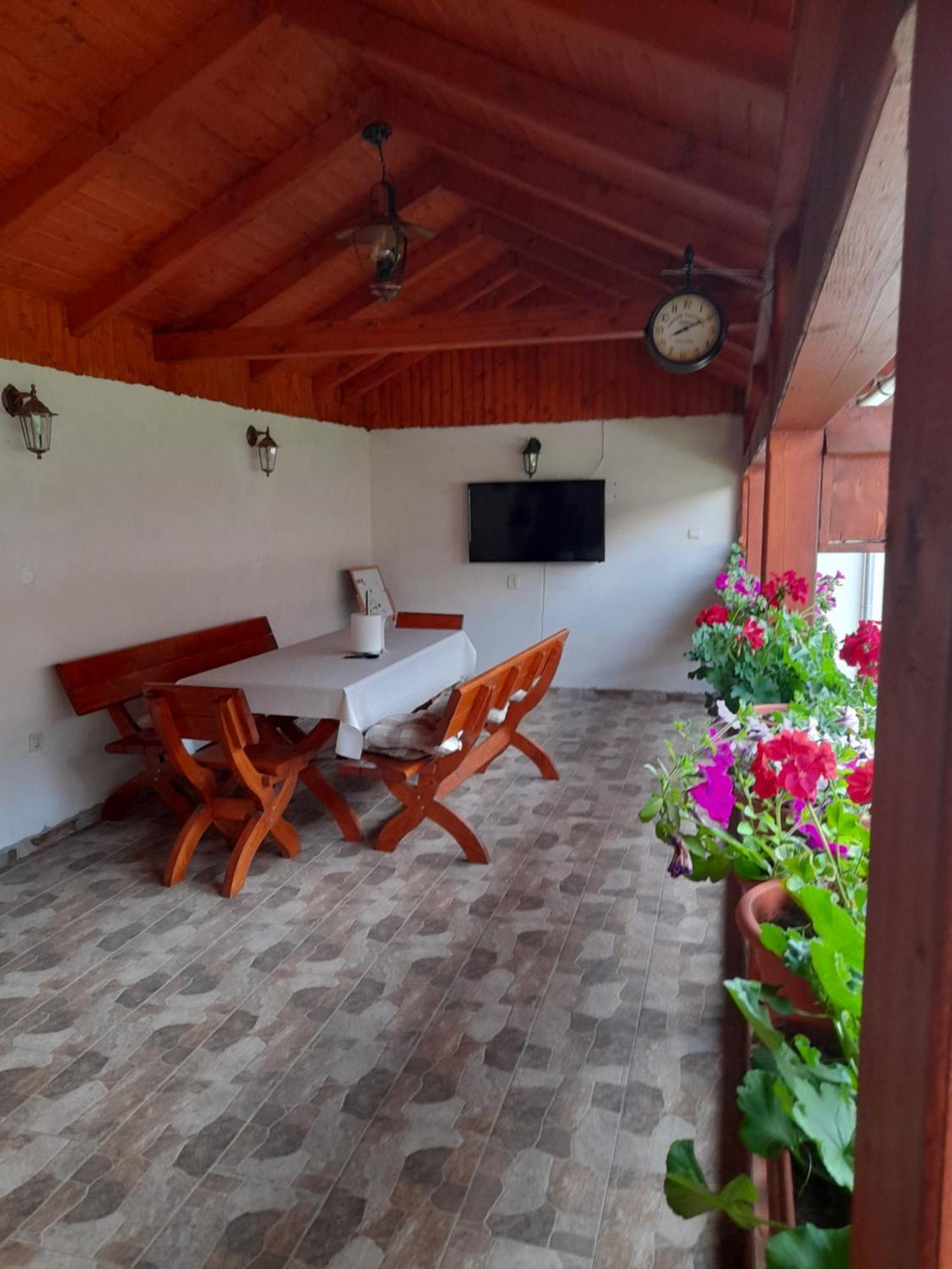 Casa Miki Hotell Haţeg Exteriör bild