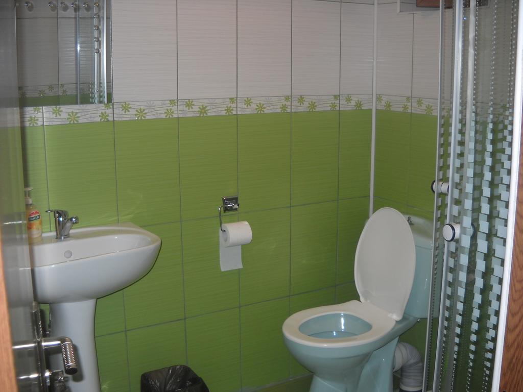 Casa Miki Hotell Haţeg Exteriör bild